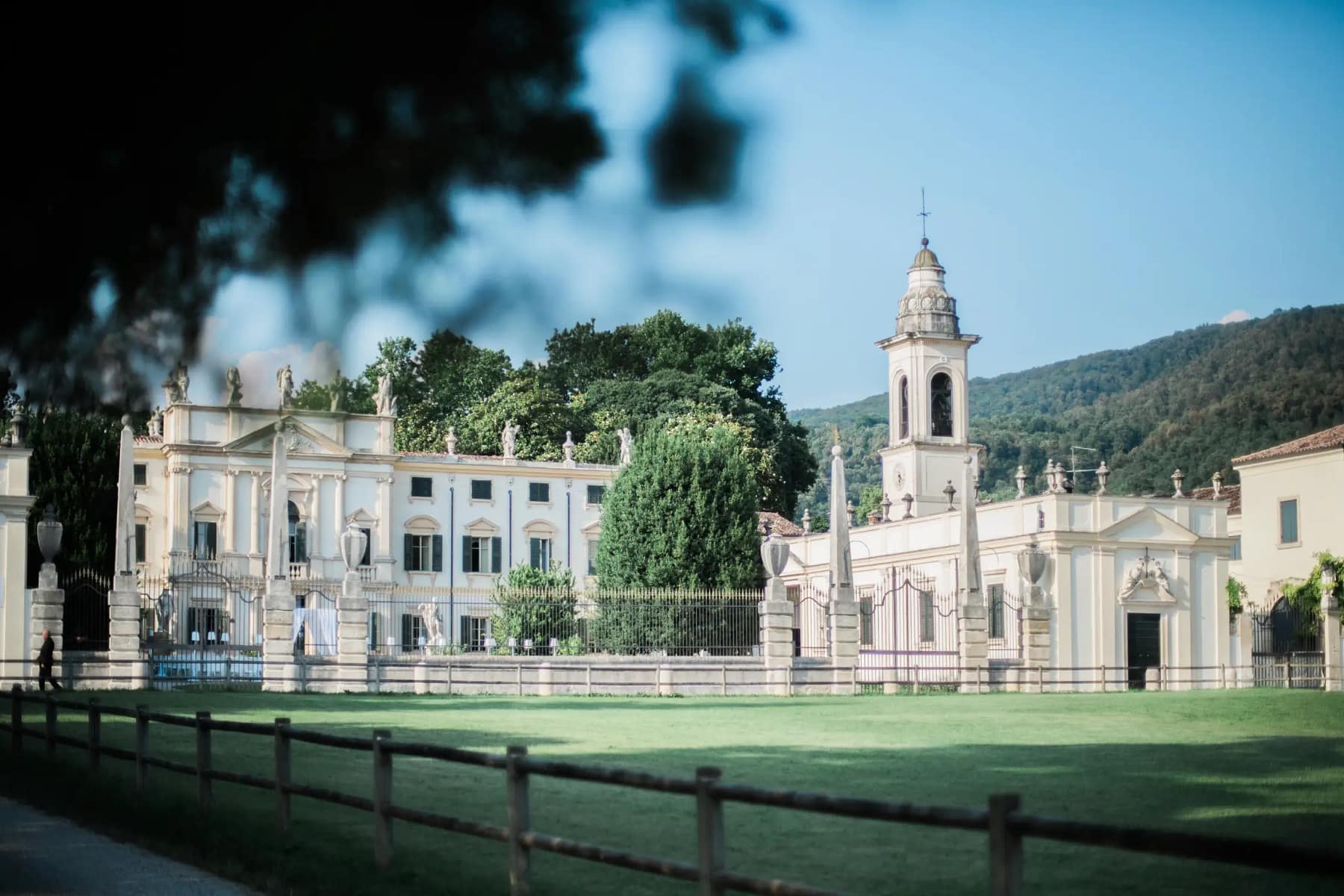 Architecture, statues and 18th-century scenography Tenuta Santa Maria 1735 - Verona - Italy - Weddings