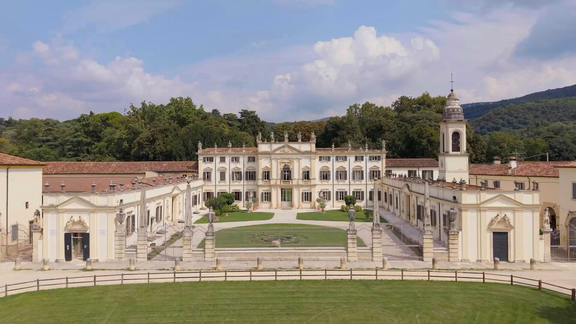 La villa neoclassica è una cornice elegante per ricevimenti di nozze e celebrazioni Tenuta Santa Maria 1735 - Verona - Italy - La villa neoclassica è una cornice elegante per ricevimenti di nozze e celebrazioni