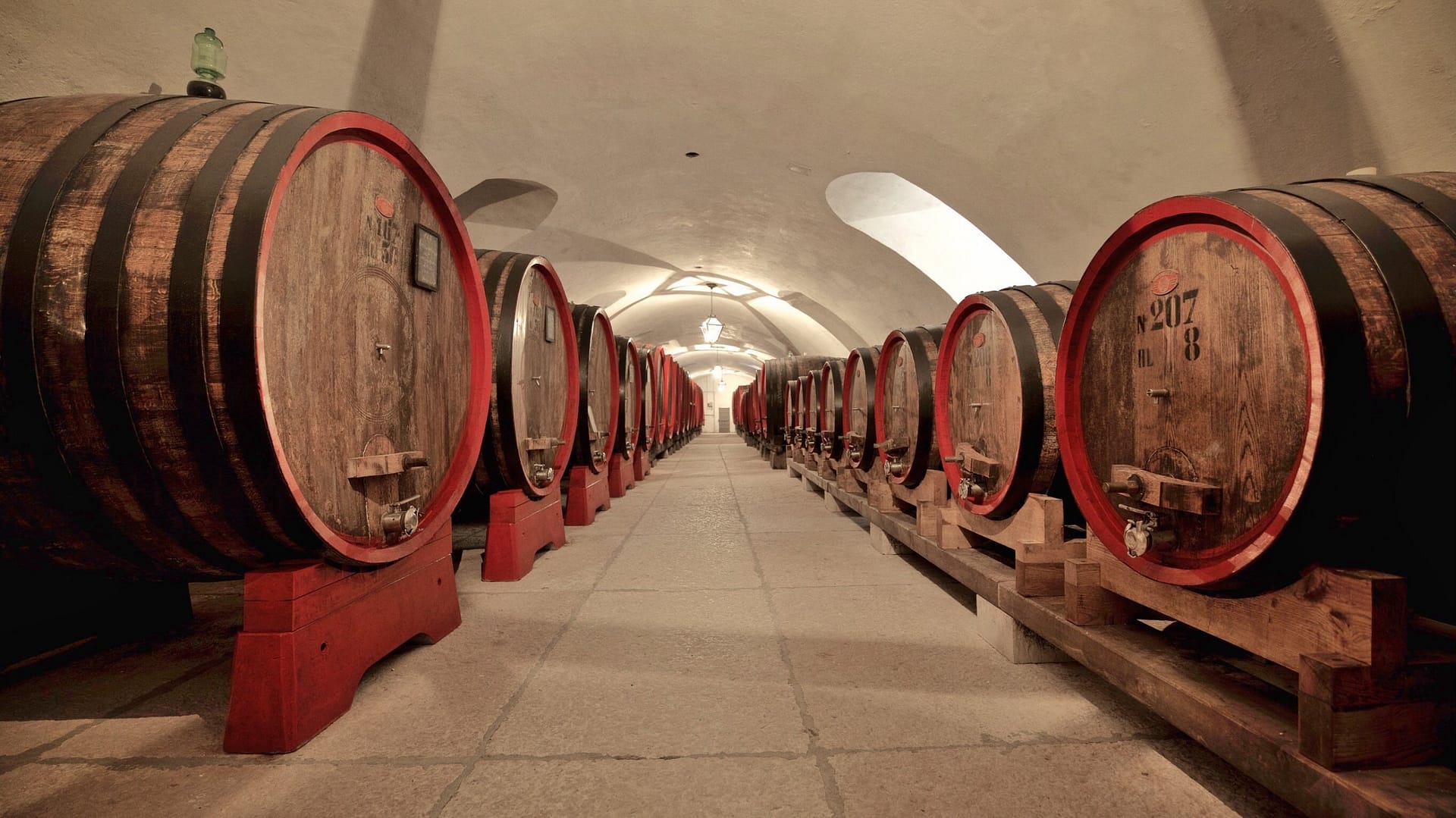 Botti per l’Amarone Botti per l'invecchiamento dell'Amarone - Tenuta Santa Maria