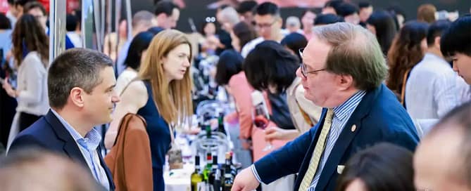 Vino100 is an international wine event curated and hosted by Ian D’Agata, featuring a hand-selected portfolio of 100 top Italian wineries. It is designed to showcase the diversity and excellence of Italian wine to a global audience.